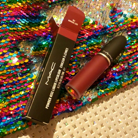 🧚♀️BURNING LOVE Mac Cosmetics Powder Kiss Liquid Lipcolour NWT - Picture 5 of 6